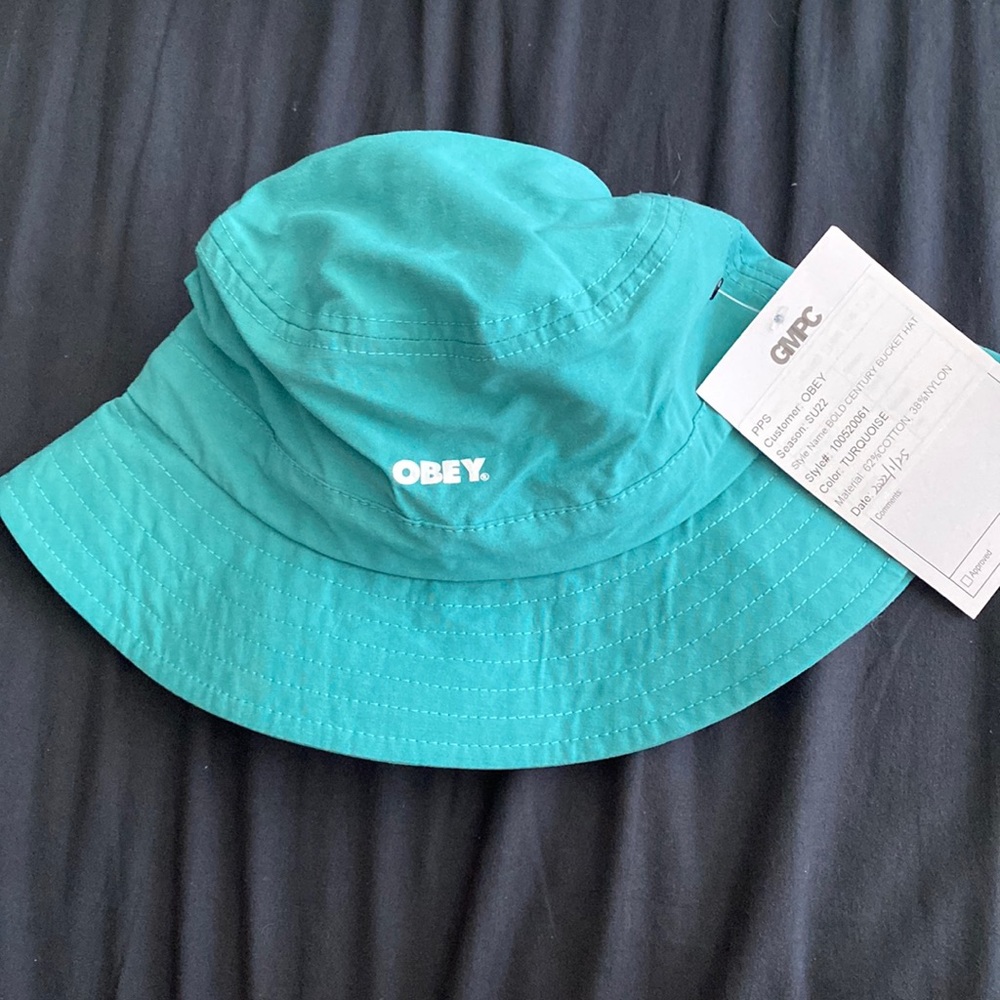 Bucket hat